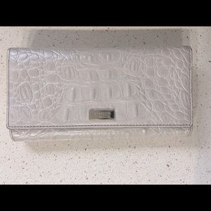 Kate Spade trifold wallet ostrich cream